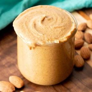 **Wie man Mandelbutter herstellt** 11 Hausgemachtes Mandelmus: Das beste selbstgemachte Mandelmus – cremig, einfach und köstlich.
