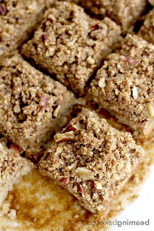 Bananenbrot-Riegel mit Streusel BEAMINGBAKER.COM