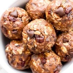 Ungebackene Schokoladen-Energiebällchen 6 No-Bake Schoko-Energiebällchen: Ein gesunder, schmackhafter Snack für jeden Tag, ideal für schnelle Energiezufuhr. #EnergieBällchen #Gesundheit #Rezept