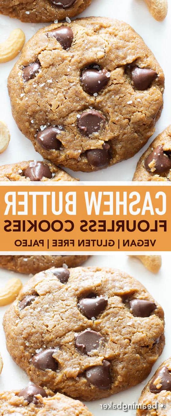 Mehlfreie Cashewbutter-Kekse mit Meersalz und Schokoladenstückchen 6 Gesalzene mehlfreie Cashewbutter-Kekse (Vegan, Glutenfrei): Dieses vegane Cashewbutter-Keksrezept kreiert weiche, dekadente mehlfreie Cashewbutter-Kekse voller Schokolade und Meersalz! #Mehlfrei #Cashewbutter #Kekse #Vegan | Rezept auf BeamingBaker.com