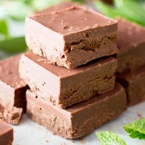 Einfacher 5-Minuten-Pfefferminz-Fudge (Paleo, Vegan, Glutenfrei, Milchfrei) 9 Pfefferminz Fudge Rezept