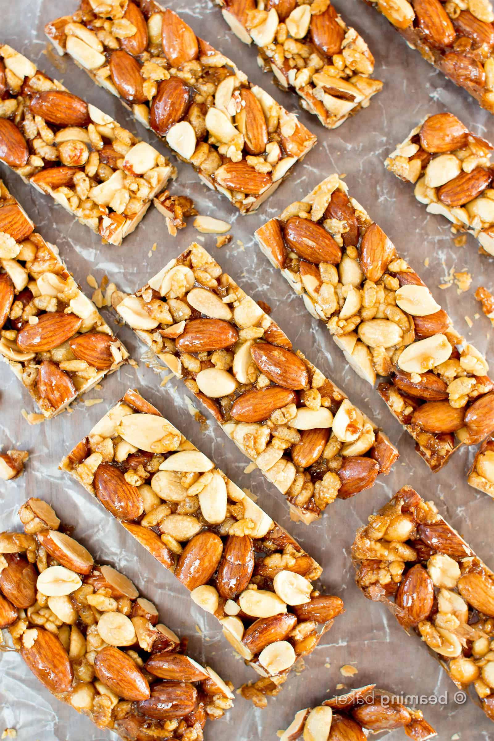 5-Zutaten-Nussriegel-Rezept – Selbstgemachte KIND Riegel! 2 Selbstgemachte Nussriegel: Ein einfaches 5-Zutaten-Rezept für gesunde, süß-salzige Energie-Snacks. #Nussriegel #Selbstgemacht #Rezept #KINDBars