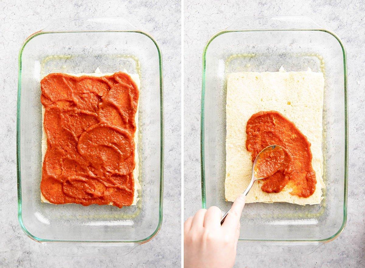 **Pizza-Brötchen** 5 Zwei Fotos, die zeigen, wie man Pizza Sliders zubereitet – Marinara-Soße über die Brötchen streichen