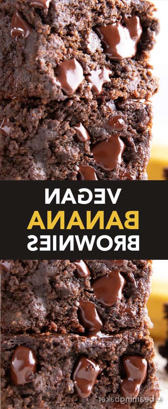 **Veganes Bananen-Brownies-Rezept** 3 Vegane Bananen-Brownies: dicke, super saftige Schoko-Bananen-Brownies. Schmelzen auf der Zunge, fudgy und reichhaltig mit einer weichen, zarten Krume. Das beste Bananen-Brownie-Rezept! Glutenfrei. #Vegan #Banane #Brownies #BananenBrownies | Rezept auf BeamingBaker.com