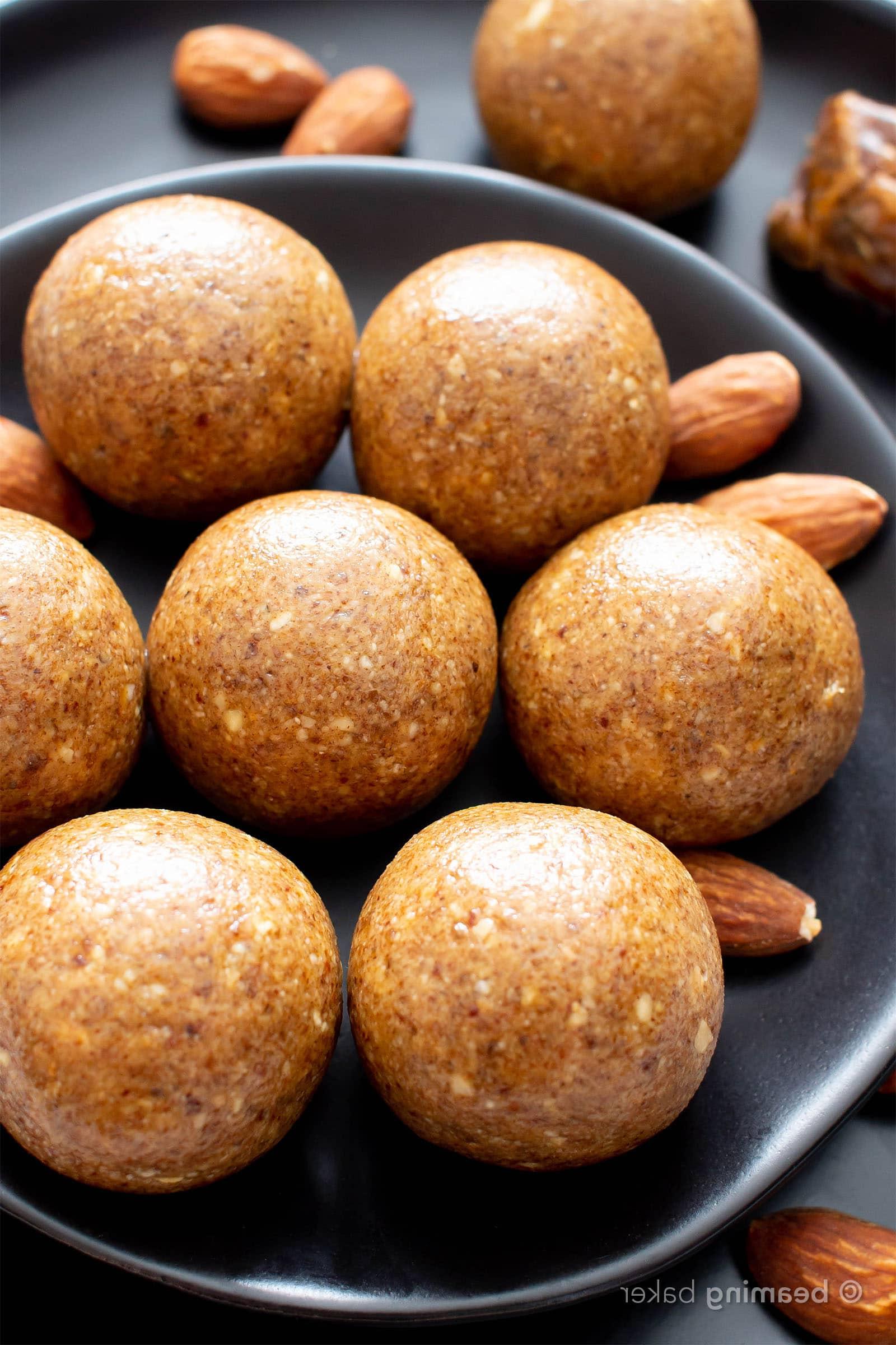 3 Ingredient Healthy No Sugar Added Paleo Energy Balls (V, GF): a fruit-sweetened recipe for salty ‘n sweet healthy energy balls that are paleo, vegan-gluten-free and dairy-free. #EnergyBalls #EnergyBites #HealthySnacks #BeamingBaker #Vegan #GlutenFree #DairyFree #NoSugarAdded | Recipe at BeamingBaker.com