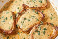 Easy One-Pan Creamy Garlic Pork Chops