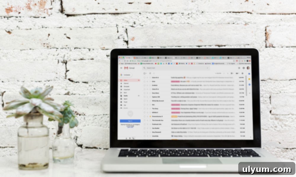 How to Keep the Sidebar in Gmail from Collapsing